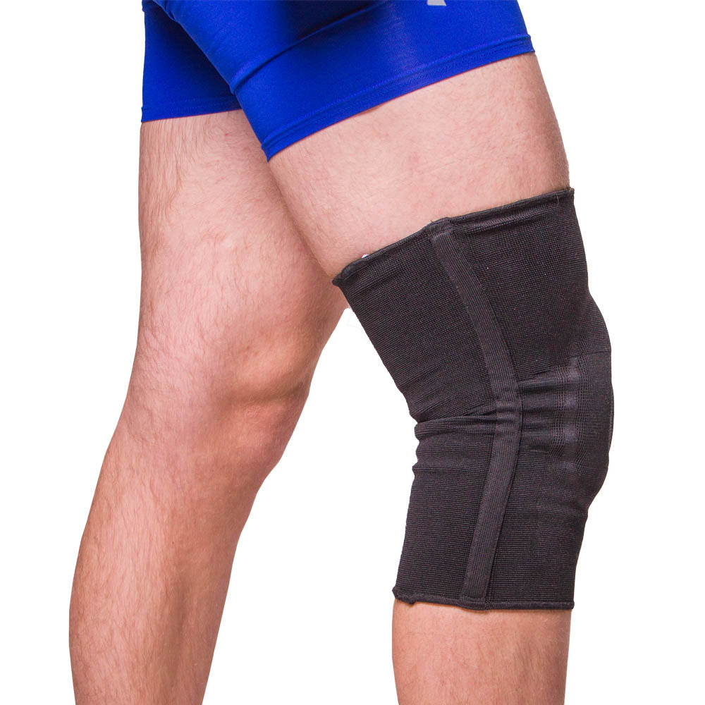 Made of a flat knitted, two-way stretch elastic material that provides comfortable compression to the injured knee