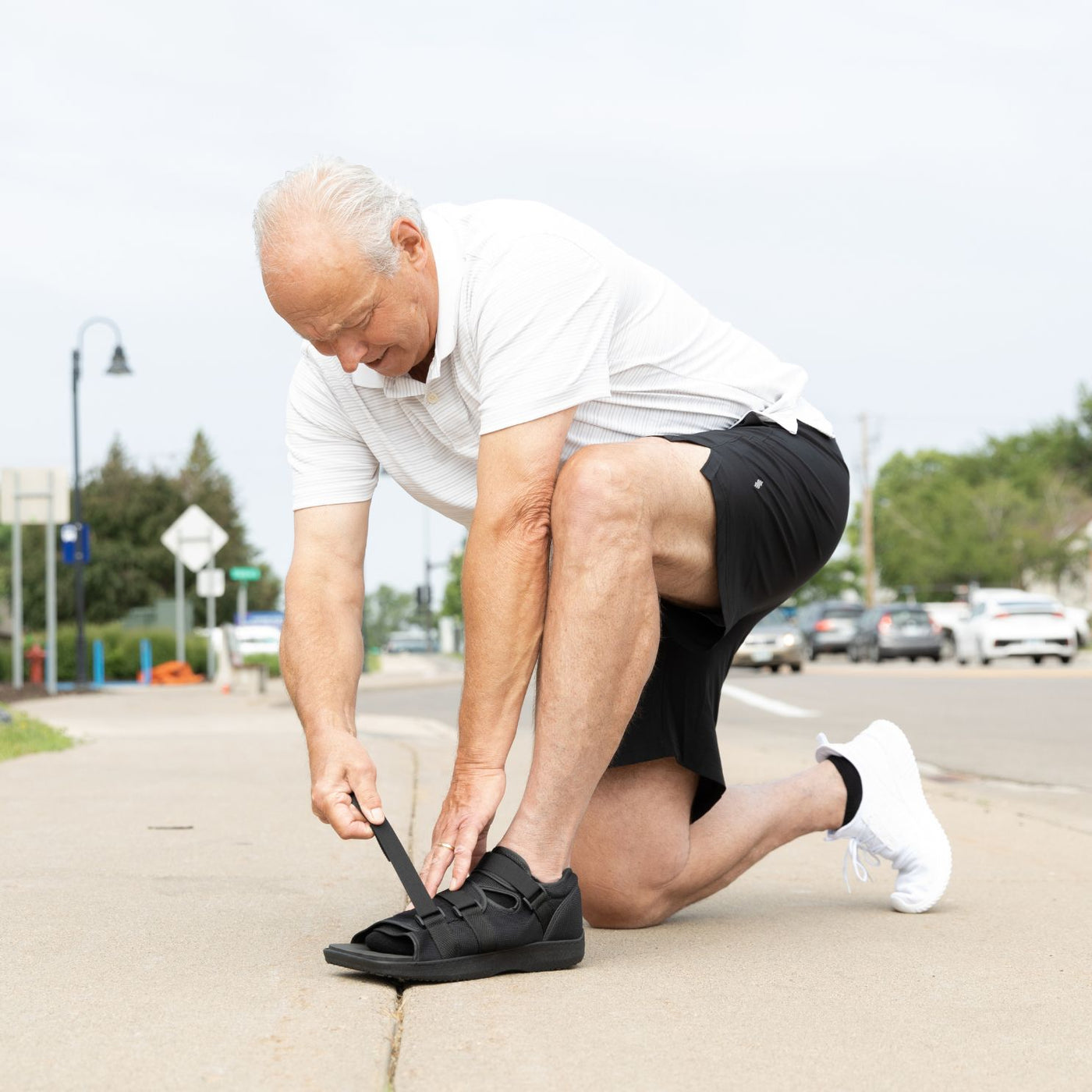 The post op broken toe shoe has three adjustable straps for a custom fit