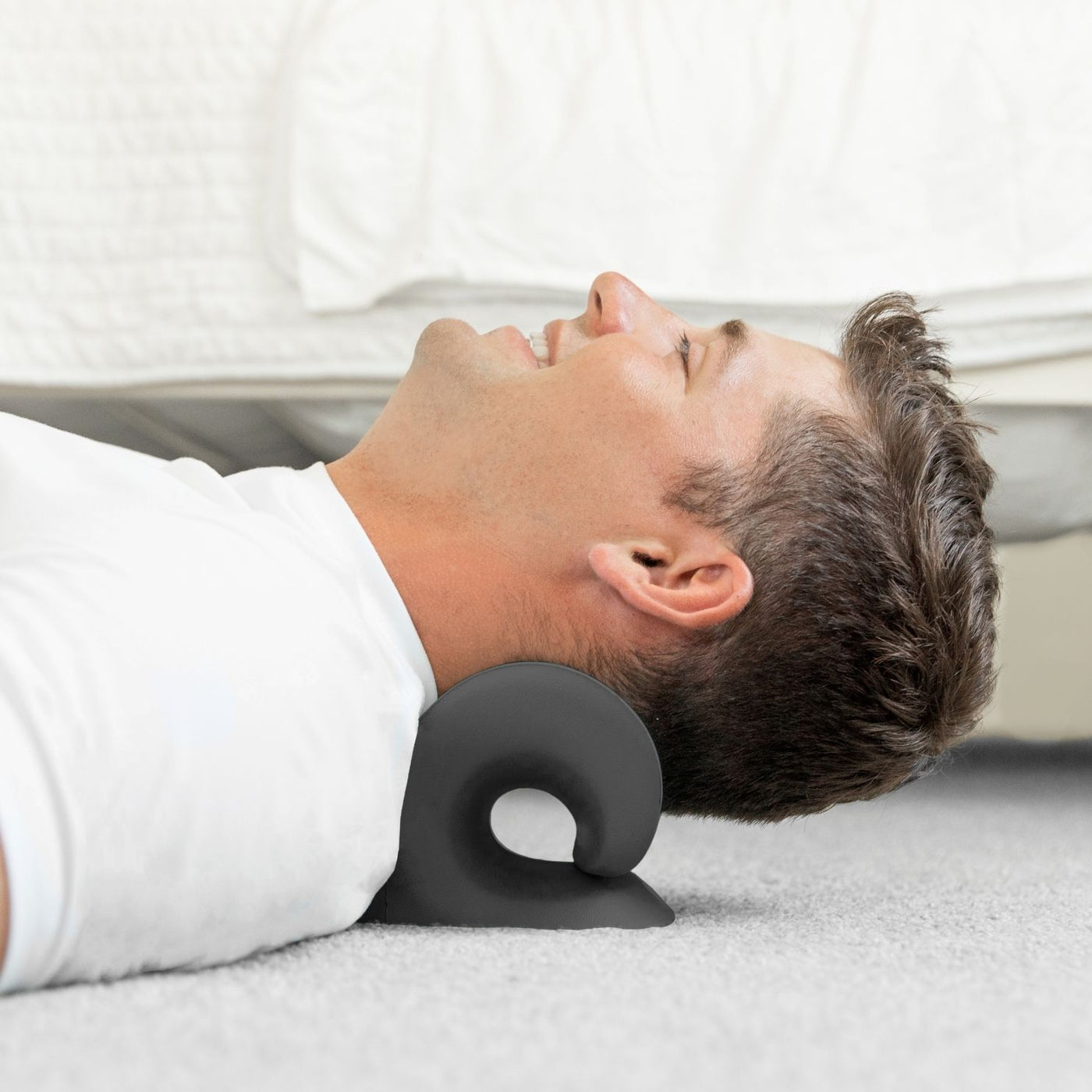 Our stretching pillow helps provide soothing comfort for your stiff or sore neck