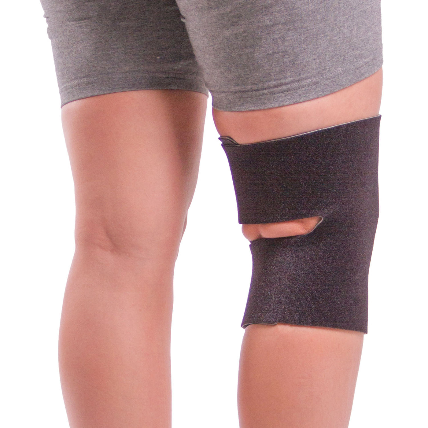 Open patella (kneecap) and open popliteal design makes this brace more breathable and prevents bunching