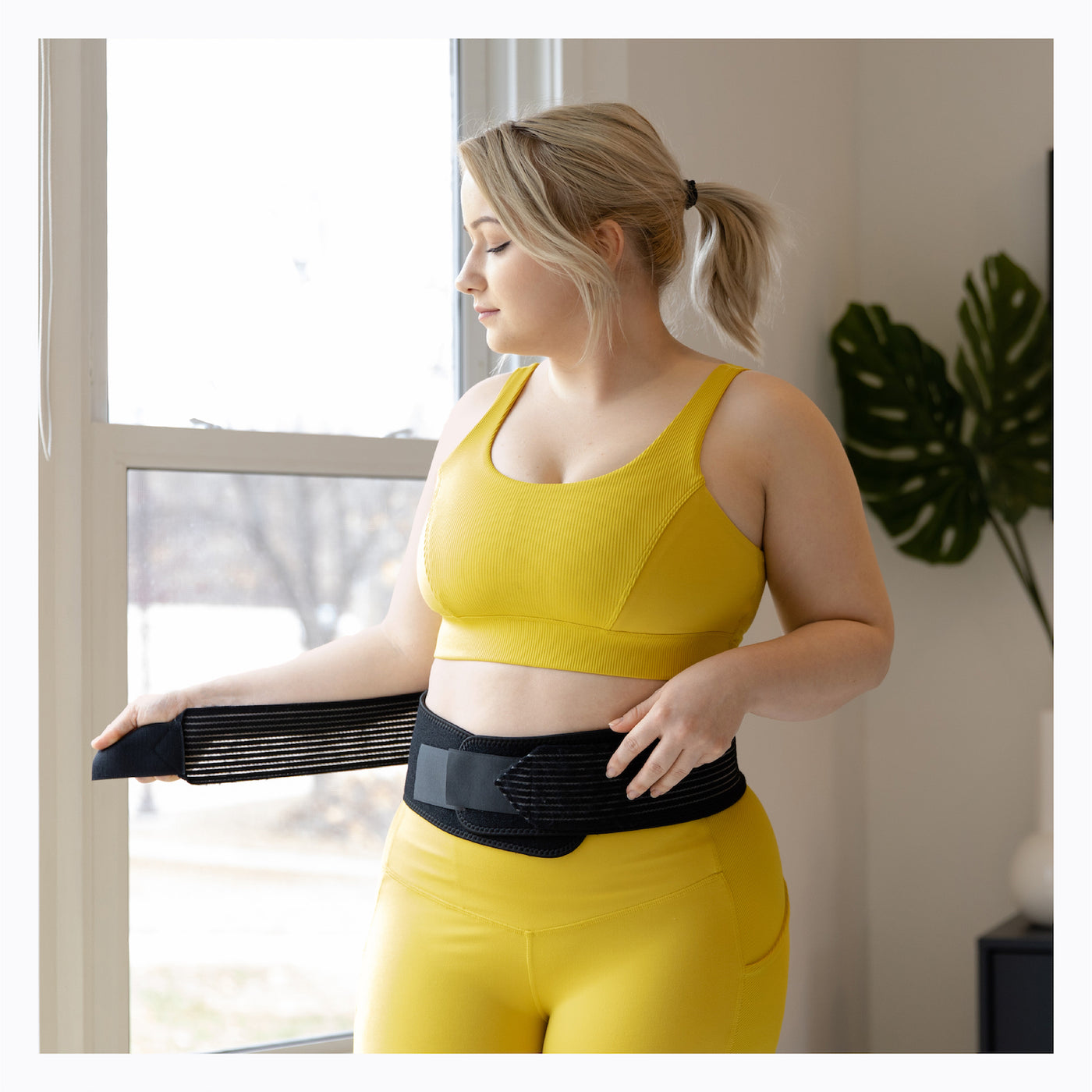 The sacroiliac belt sciatica treatment brace can be worn during the day or while sleeping